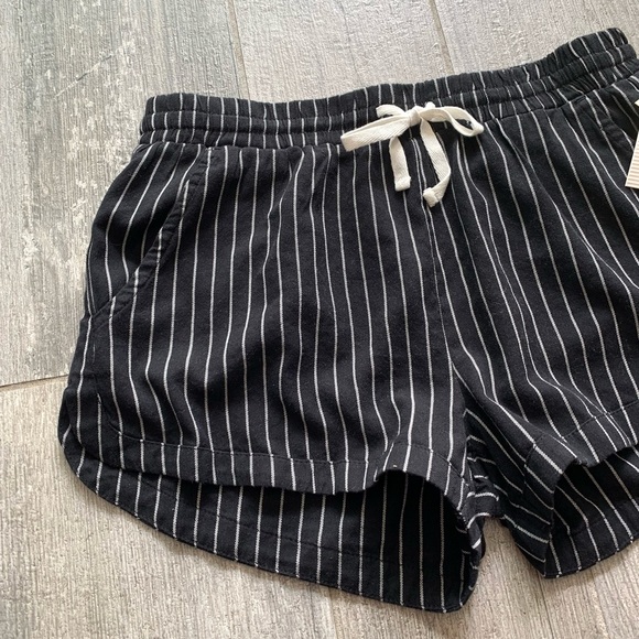 π₯π₯BILLABONG - ROAD TRIPPIN SHORTπ₯π₯ - Picture 3 of 5